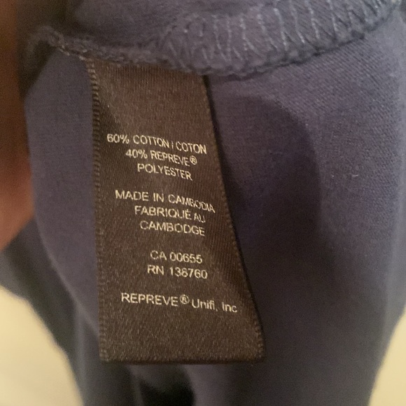 Gorgeous RW and Co Navy Blue V Neck Ultra Soft classy 60/40 cotton blend Tshirt - Picture 4 of 5